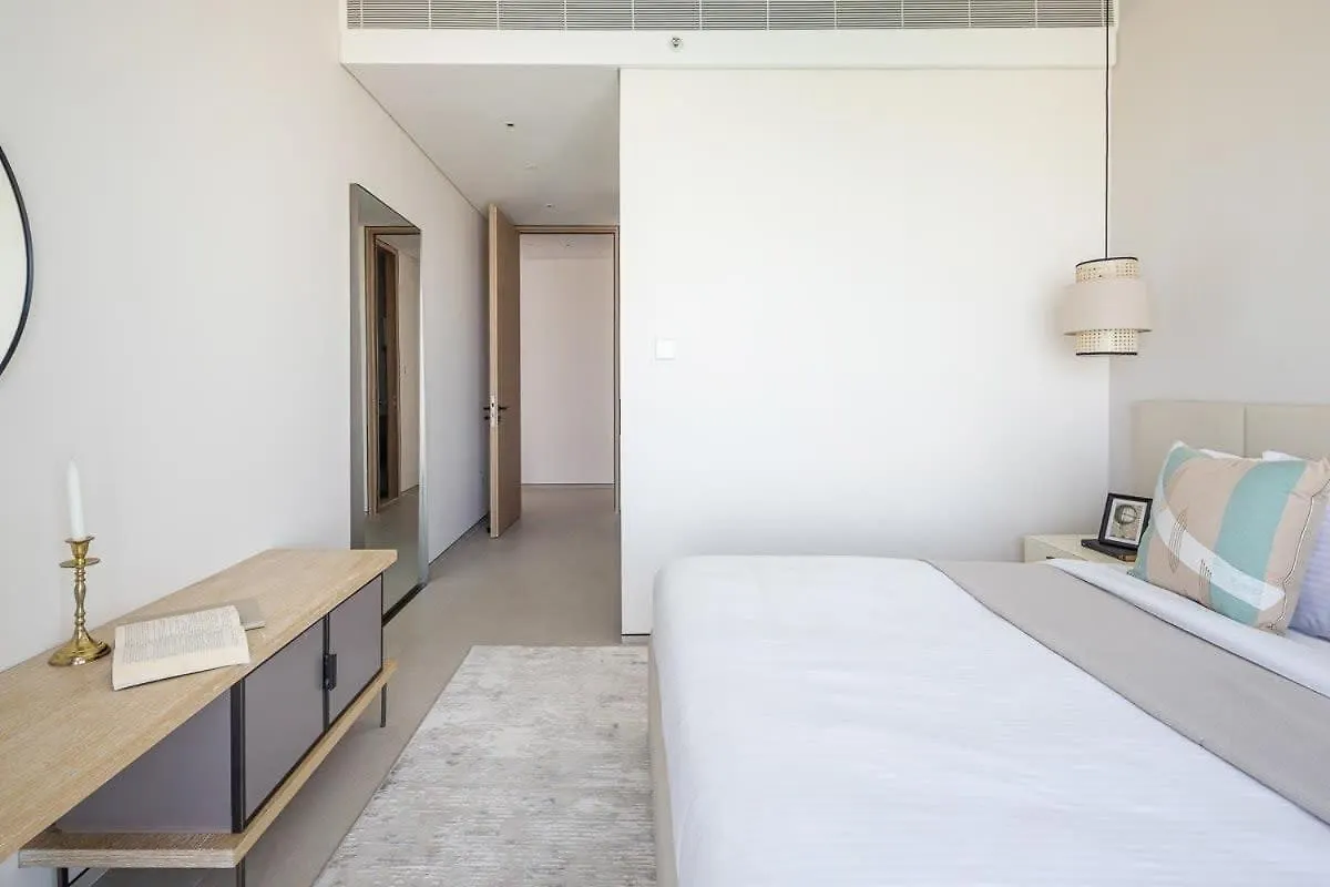 Frank Porter - The Address Jbr Dubai Apartment